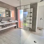 Cote D'azur Piscine Et Villa *