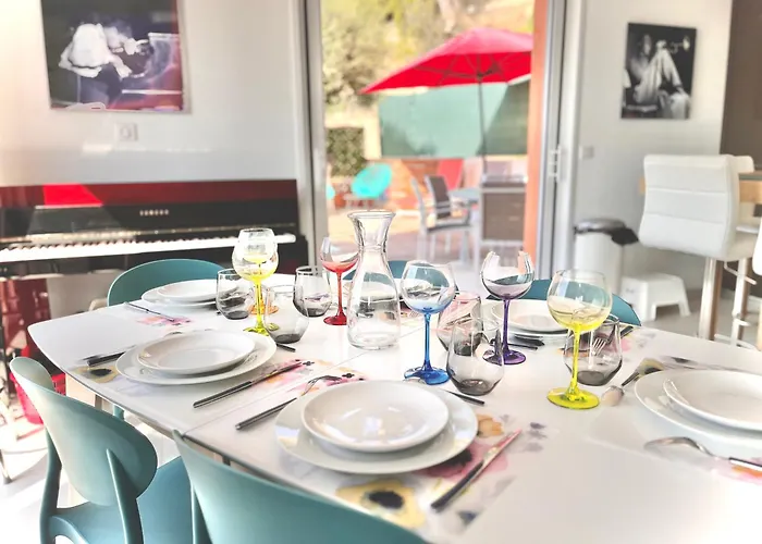 Cote D'azur Piscine Et مينتون