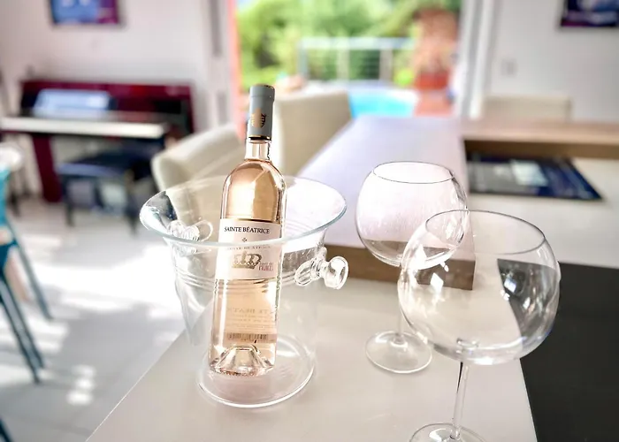 Cote D'azur Piscine Et فيلة