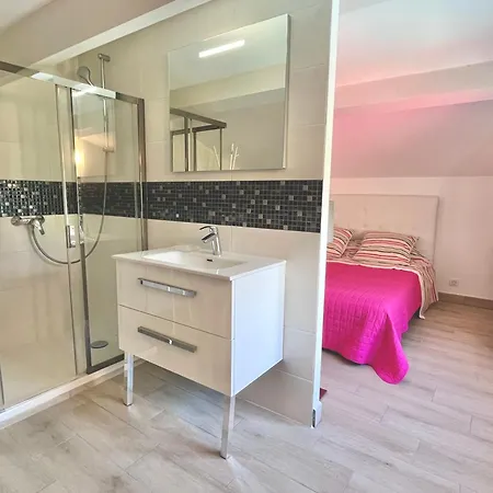 Cote D'azur Piscine Et *