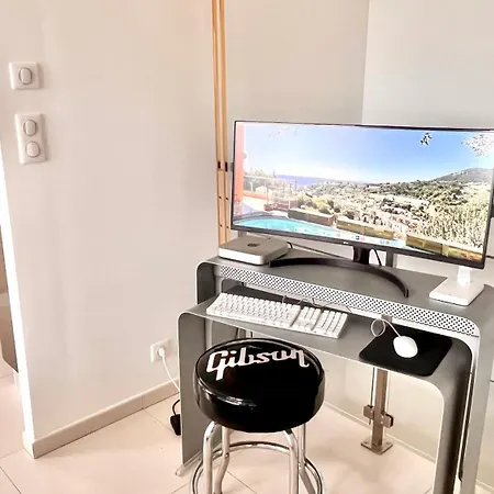 Cote D'azur Piscine Et * Ментона