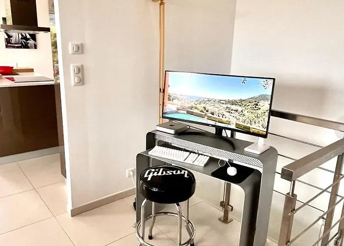 Côte D'azur Piscine Et * Menton