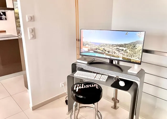 Cote D'azur Piscine Et * Menton