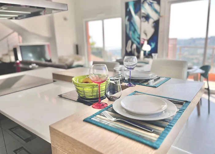 Villa Cote D'azur Piscine Et *