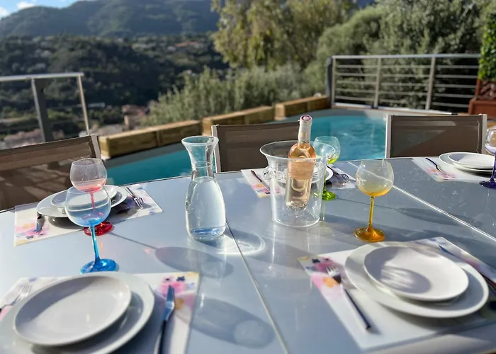 Cote D'azur Piscine Et *